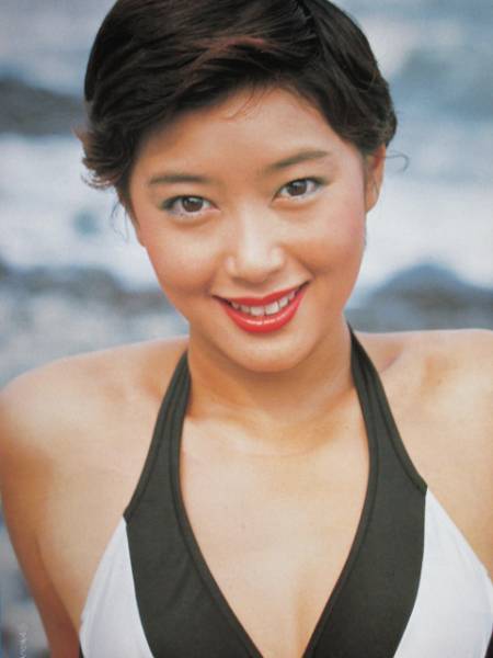 44 E 夏目雅子 切抜き4枚 タレント 売買されたオークション情報 Yahooの商品情報をアーカイブ公開 オークファン Aucfan Com