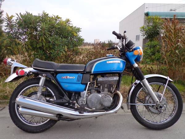 スズキ GT550 初期型 ダブルドラム 実動ベース (検 GT750 GT380)(401cc