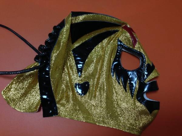 ミルマスカラス金ラメ試合用マスク メキシコ悪魔仮面 マスク 売買されたオークション情報 Yahooの商品情報をアーカイブ公開 オークファン Aucfan Com
