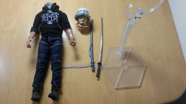 ワンピース トラファルガー ロー 1 6可動フィギュア 自作 Pop その他 売買されたオークション情報 Yahooの商品情報をアーカイブ公開 オークファン Aucfan Com