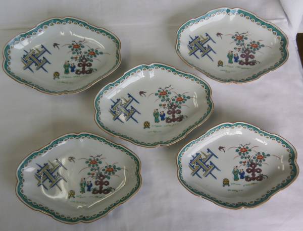九谷焼変形皿５枚　　　人物と花鳥の図