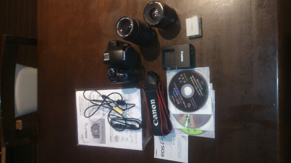 キャノン EOS kiss x2 ダブルレンズ付き 中古_1