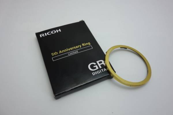 【美品】RICOH GR DIGITAL Ⅲ ブラック 5周年記念リング付 RICOH GR DIGITAL III,Ⅳ 5周年記念限定リング 【美品】(リコー)｜売買