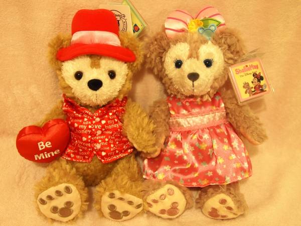 送料込★香港ディズニーダッフィーシェリーメイバレンタインペア