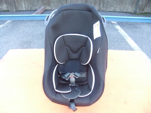 ★タカタ チャイルドシート TKRAB005 ECE R44/04 44R040002