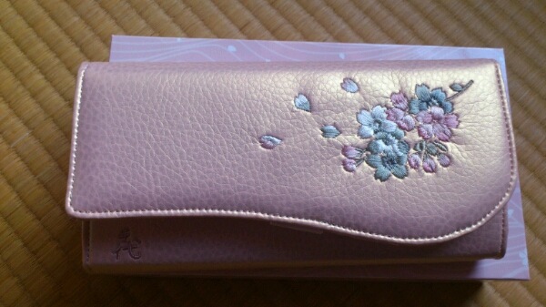 宇野千代 長財布 桜の柄 サーモンピンク その他 売買されたオークション情報 Yahooの商品情報をアーカイブ公開 オークファン Aucfan Com