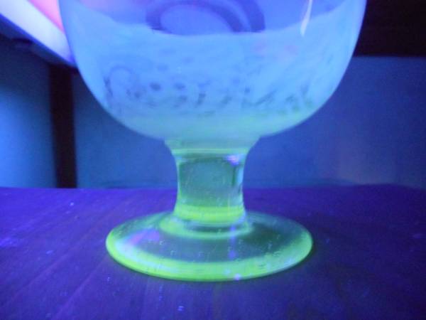 和風紋様 和ガラス 氷コップ 乳白ぼかし 波千鳥 ウラン (ガラス)｜売買