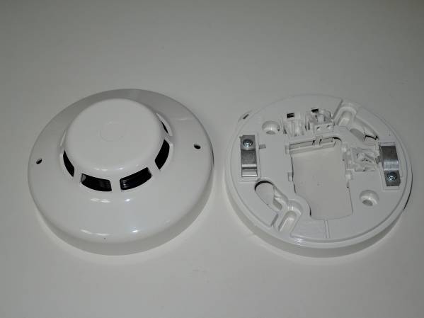 新品 ホーチキ 光電式スポット型感知器 2種 SLV-２RL 2014年