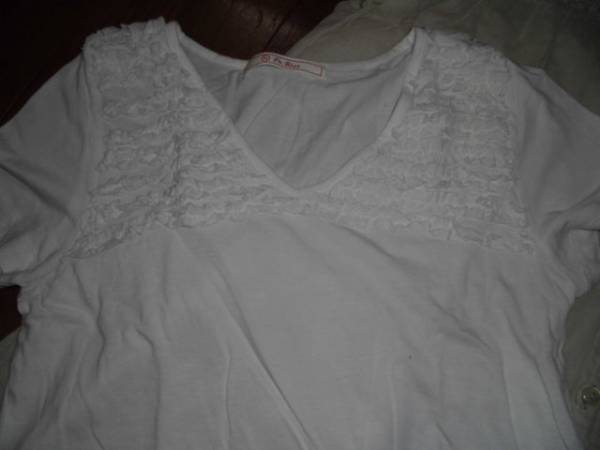 Pｈ　Bｌｕｅ　のレースチュニックとフリルTシャツ