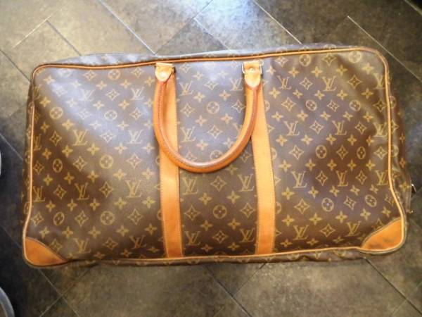 ルイ・ヴィィトン・モノグラム旅行用トランク♪