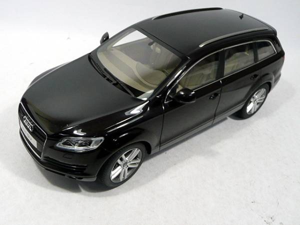 ★1/18 京商 アウディ Q7 R.Black ブラック 09221RB ★