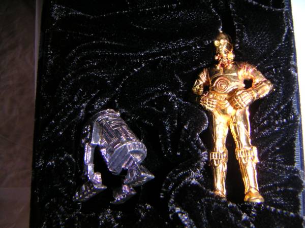 AU当選品スターウォーズ純金銀C-PO　R2-D2懸賞品