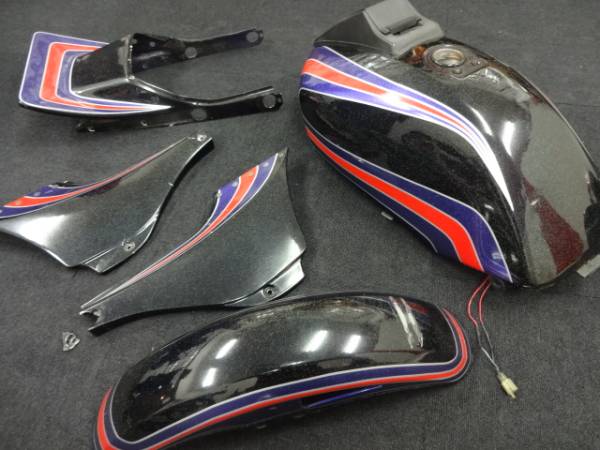 GPZ400F 外装一式 現状品(カワサキ用)｜売買されたオークション