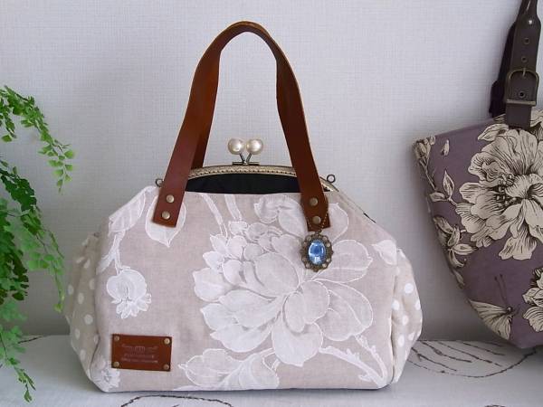 ハンドメイド*スペイン生地*あおりがま口3way