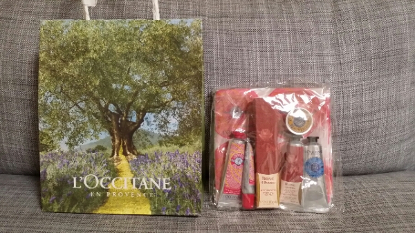 新品ロクシタンローズペタルスペシャルセレクションセットバター