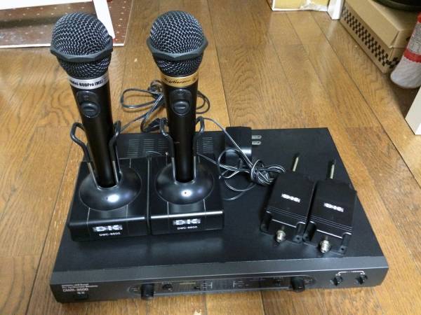 第一興商 DWR-8600 ワイヤレスマイク レシーバー一式(カラオケ機器