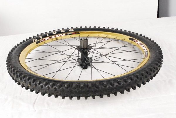 美品 sunringle MTX31 559-24 リムホイールタイヤTIOGA 26x2.20