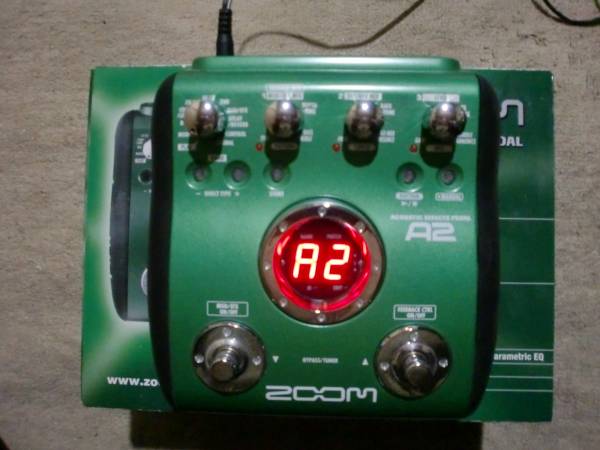 ZOOM A2 アコースティック マルチエフェクター ほぼ未使用中古