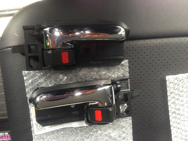 ハイエース200系純正内側メッキドアノブ新品ワイド DX4型OK