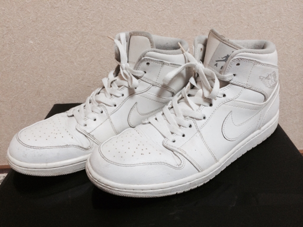 NIKE AIR JORDAN 1 MID ホワイト/白