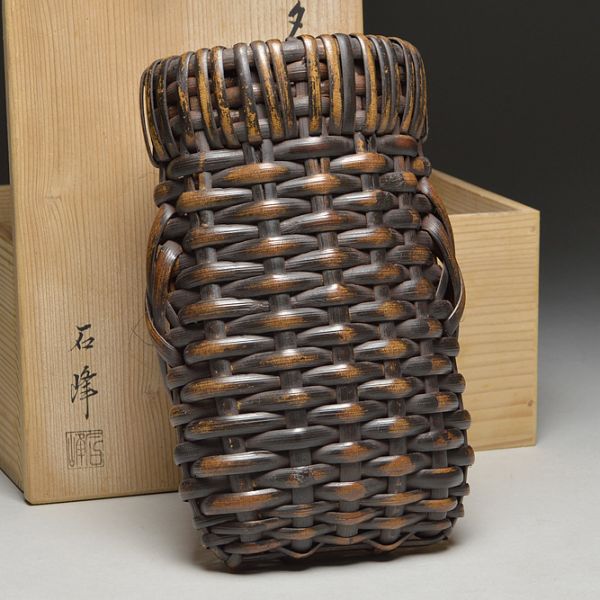 篭師石峰ナタ籠/共箱】 煎茶道具竹工芸花器掛花入 篭師石峰ナタ籠/共箱】 煎茶道具竹工芸花器掛花入
