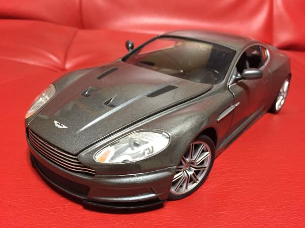 007 ボンドカー アストンマーチン DBS 1/18 中古 箱無し 【公式通販】