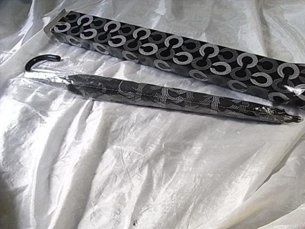 コーチ　傘　ノベルティ　黒×白色