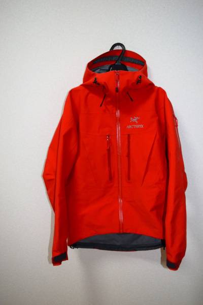 新品 Arc'teryx アークテリクス アルファSV XS 国内保証書付き