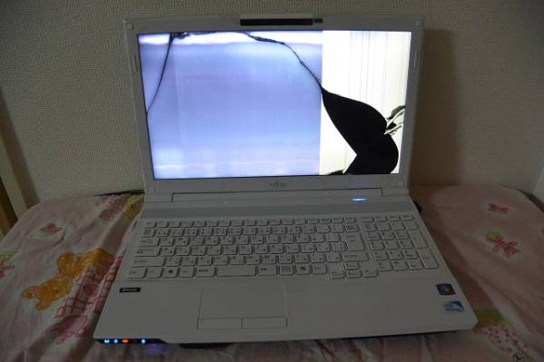 富士通 LIFEBOOK AH42/H Pentium B960@2.2Ghz 4GB ジャンク