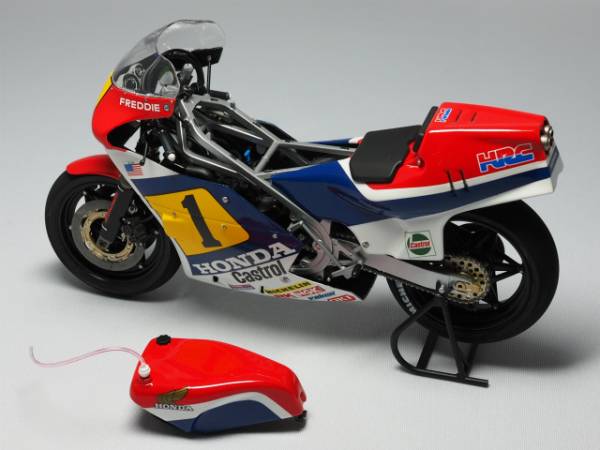 タミヤ1/12 '84ホンダNS500 フレディスペンサーフィギュア付き(完成品