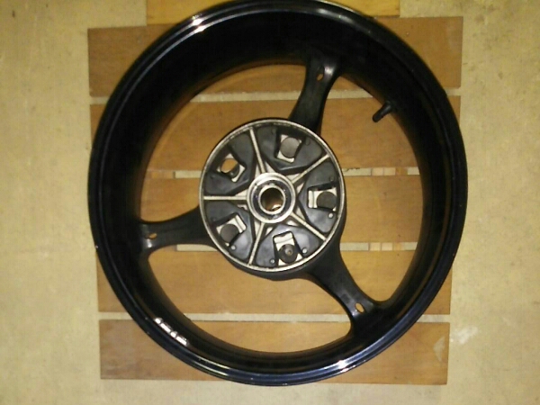 GSX-R1000 07 k7 純正リヤホイール 流用等に