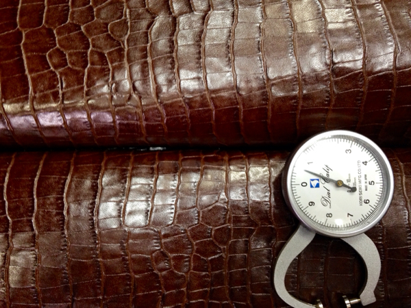 386□牛ヌメ革 クロコ型押し チョコブラウン 140ds 1.2㎜☆格安