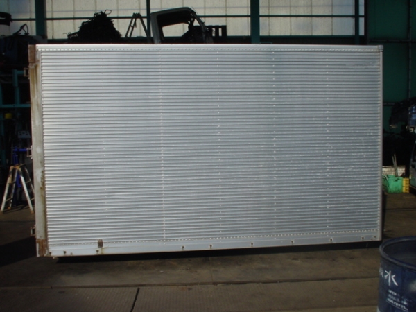 ２ｔセミロングのパネルバンです♪物置・バイクガレージに