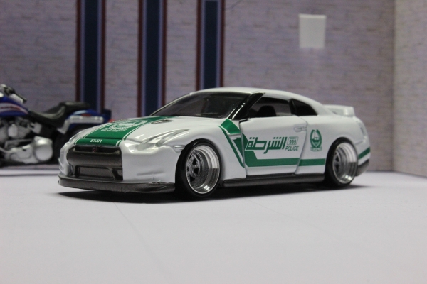 トミカ改　スカイライン　GT-R　ドバイ警察　カスタム　自作改造