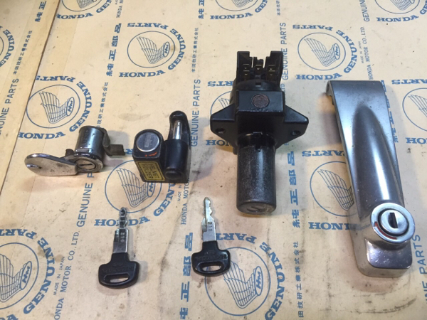 102 CB７５０FA.FB.FC キーセット四点セット難あり。