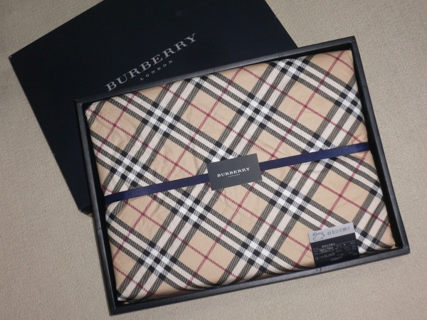 BURBERRY ブランケット ひざ掛け 140×70 新品 未使用 寝具