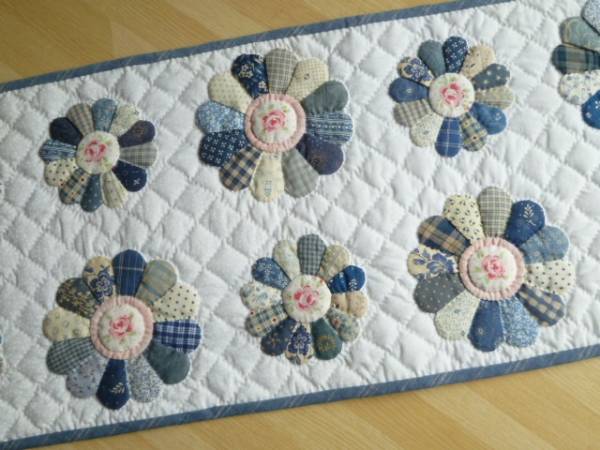 ハンドメイド*パッチワークキルト★青いドレスデンのキルト★