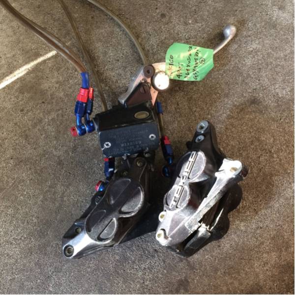 TOKICO 4POT キャリパー GSX400S刃？