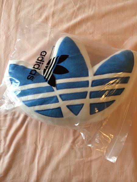 【新品】  originals アディダス 非売品 クッション 非売品 adidas アディダス オリジナルス クッション 新品