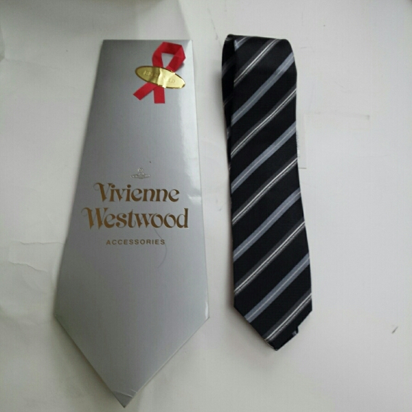 未使用 新品 Vivienne Westwood箱付きネクタイ　送料無料