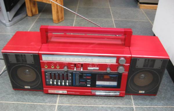 赤いラジカセ AIWA CA-3 ラジオOK カセットNG 難あり(ラジカセ