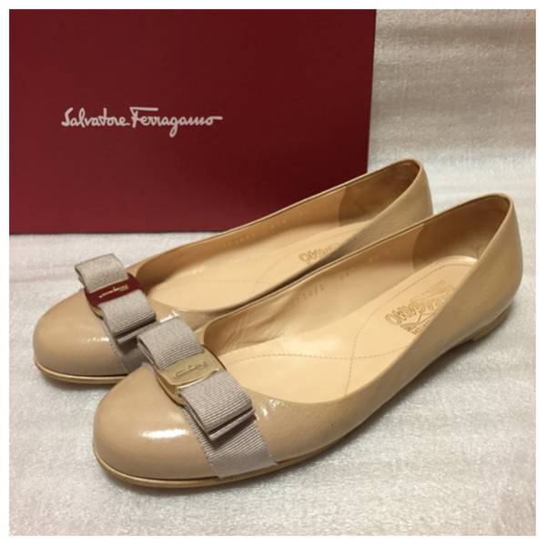 フェラガモ ヴァラ リボン フラットシューズ パンプス 8.5C