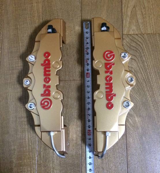 ブレンボタイプキャリパーカバー　未使用品　ゴールド