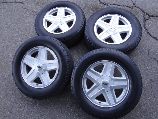 トレイルブレイザー純正ホイール　きれい！タイヤおまけ！