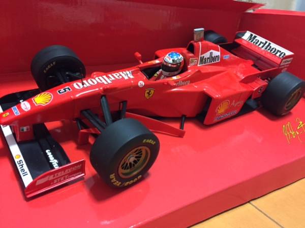 1/18 Ferrari フェラーリ F310B M・シューマッハ マルボロ仕様