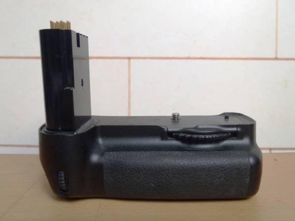 送料無料★Nikon★マルチパワーバッテリーパック★MB-D200ニコン