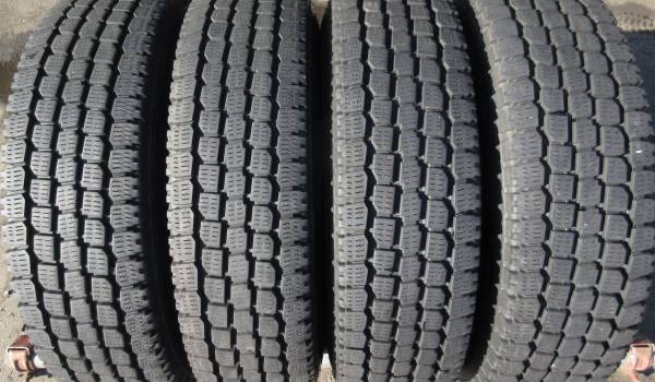 L855 送料込 195/80R15 107/105L ヨコハマ 冬 ハイエース他 4本