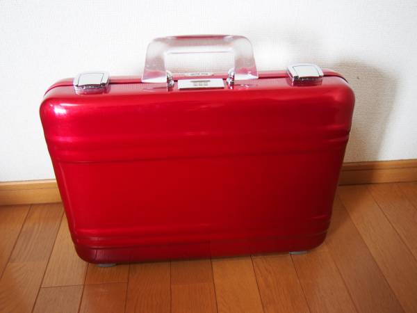 ZERO HALLIBURTON ゼロハリバートン アタッシュケース　赤色