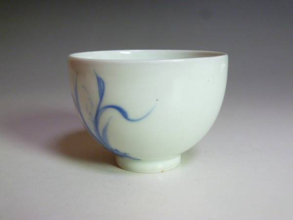 933 古伊万里超大型金襴手窓絵唐獅子文様蕎麦猪口　無傷美品　幕末 399 古伊万里大振金襴手窓絵市松唐獅子図蕎麦猪口 幕末 無傷 【公式通販】