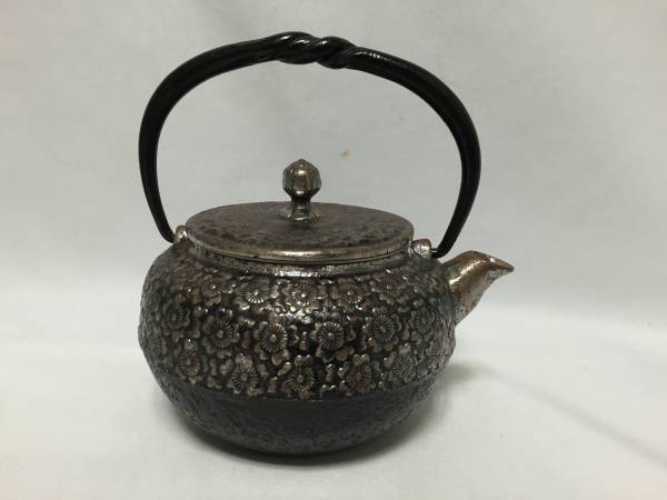 鉄瓶 急須 砂鉄 清末 鉄瓶 銘有り 本場盛岡 南部鉄器 清末作 砂鉄急須 共